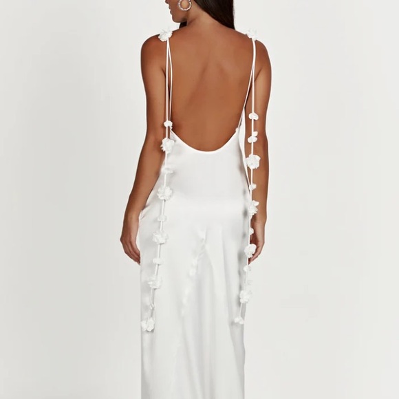 NWT Meshki Elenora White Backless Dress w/ Flower Straps - Picture 2 of 4